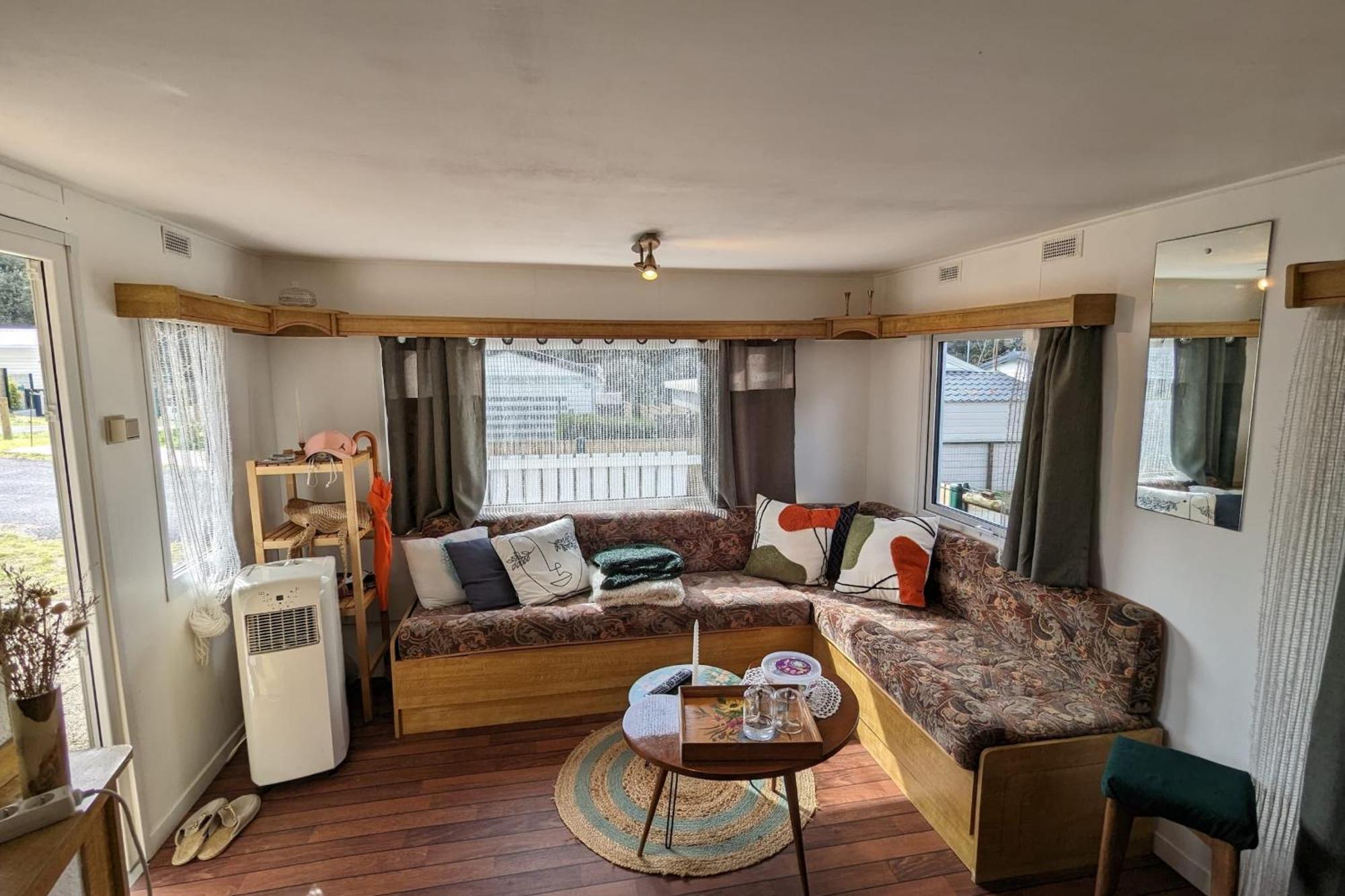 Charming Just Steps From The Sea Chalet *