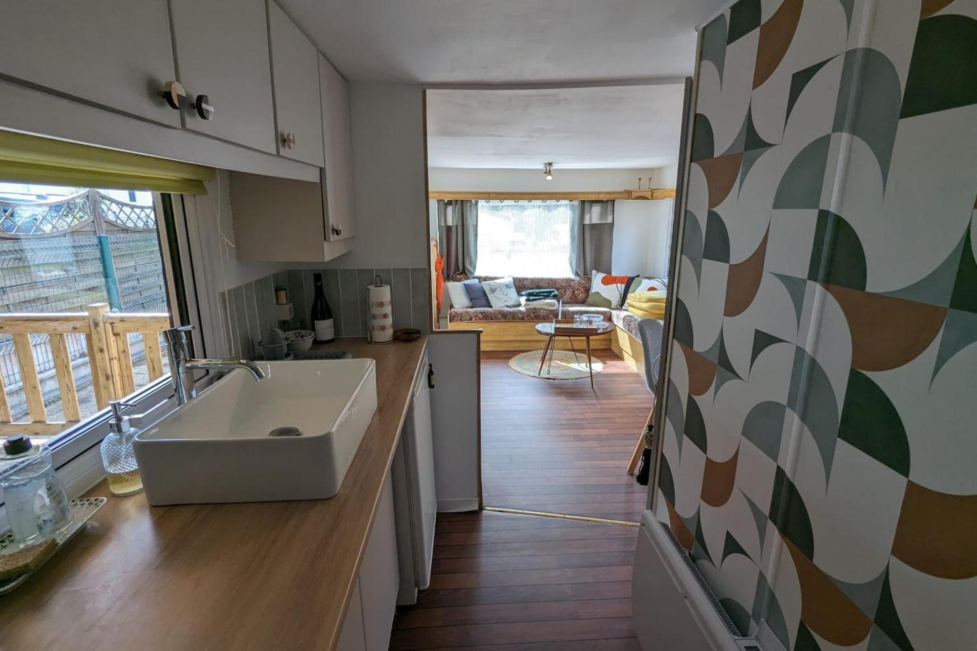 Charming Just Steps From The Sea *